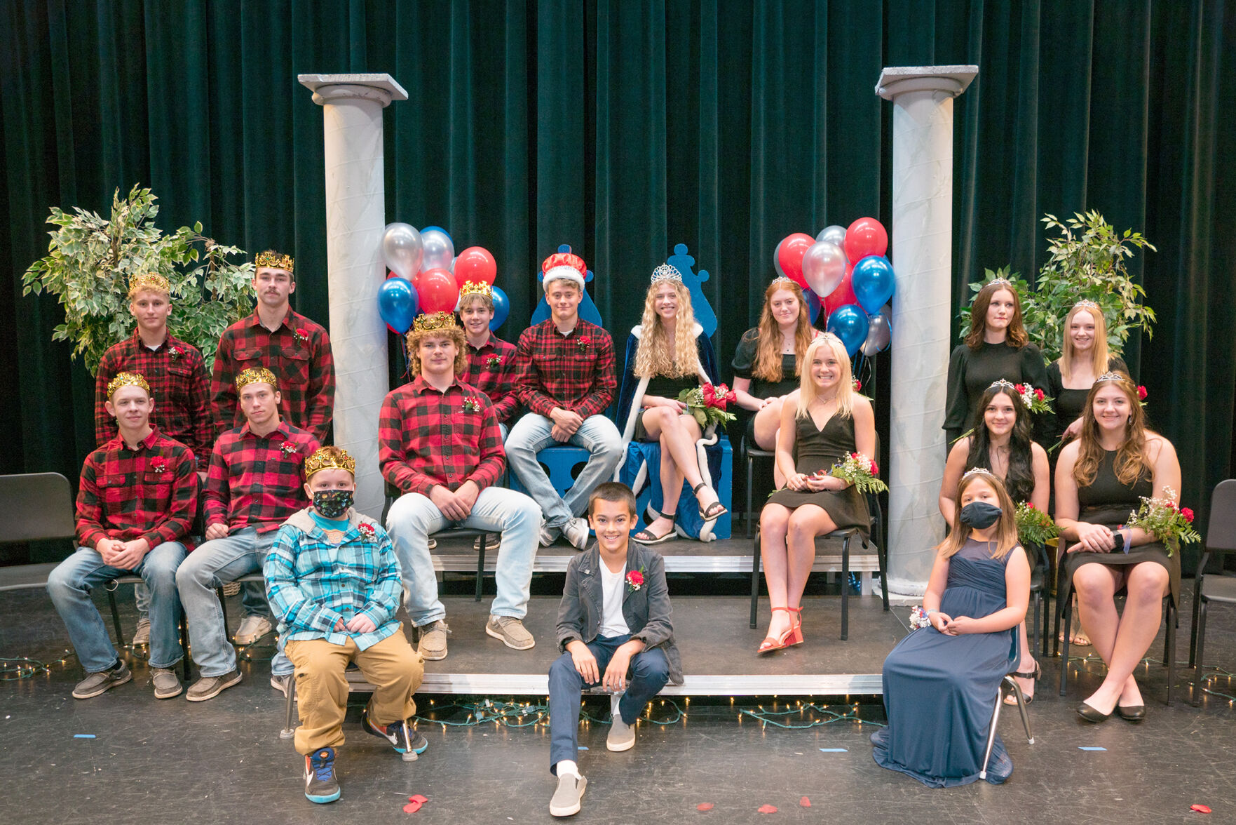Moose Lake crowns homecoming royals